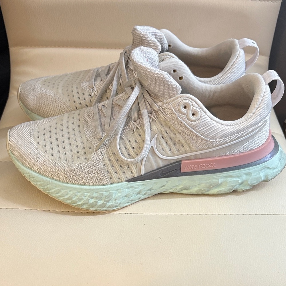 Nike Women's React Shoes - Cream and Pink